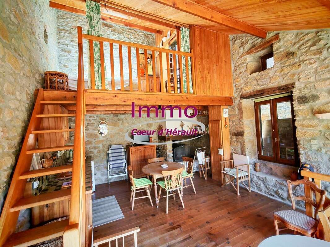 SAINT-PRIVAT : maison de village en pierres avec cave et terrasse - photo 8