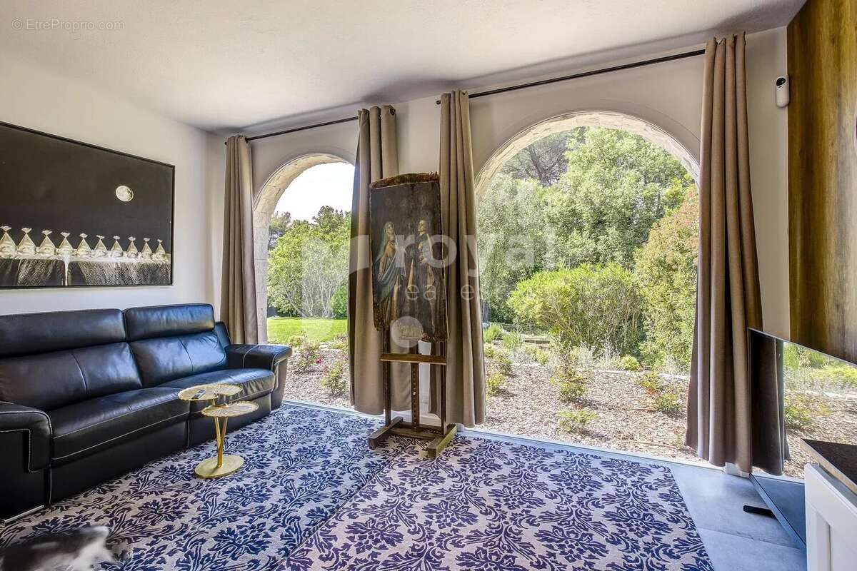 Maison à MOUGINS