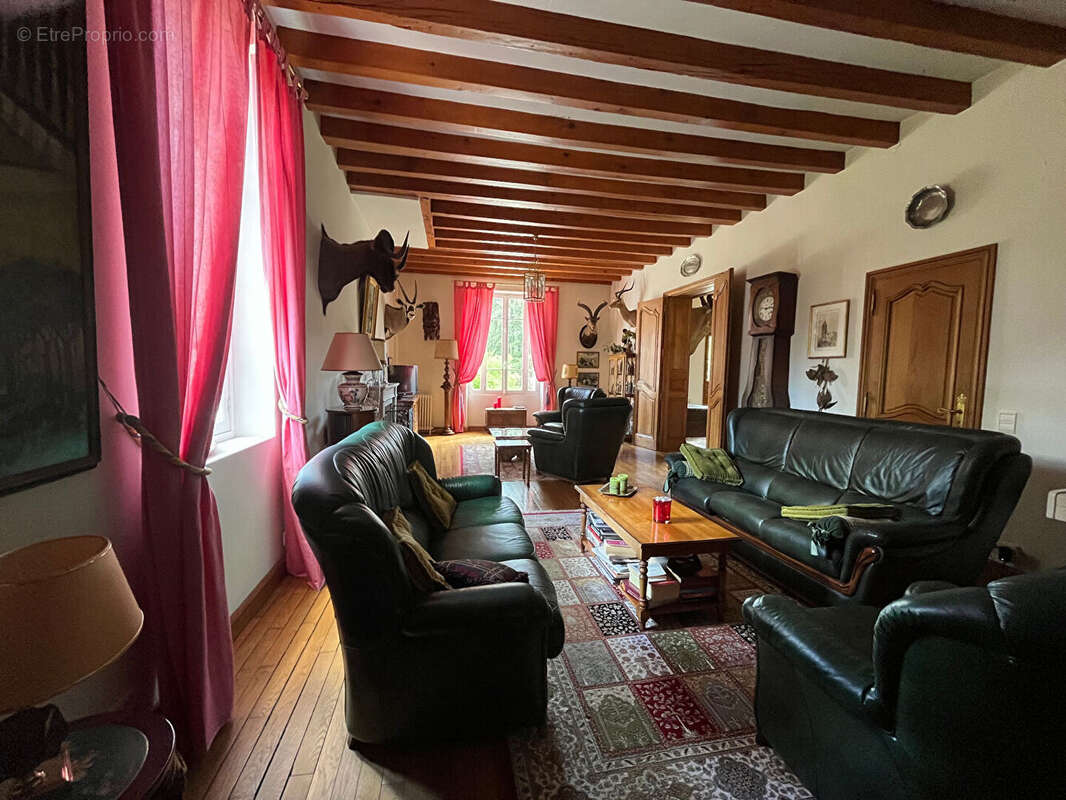 Maison à SAINTE-MONTAINE