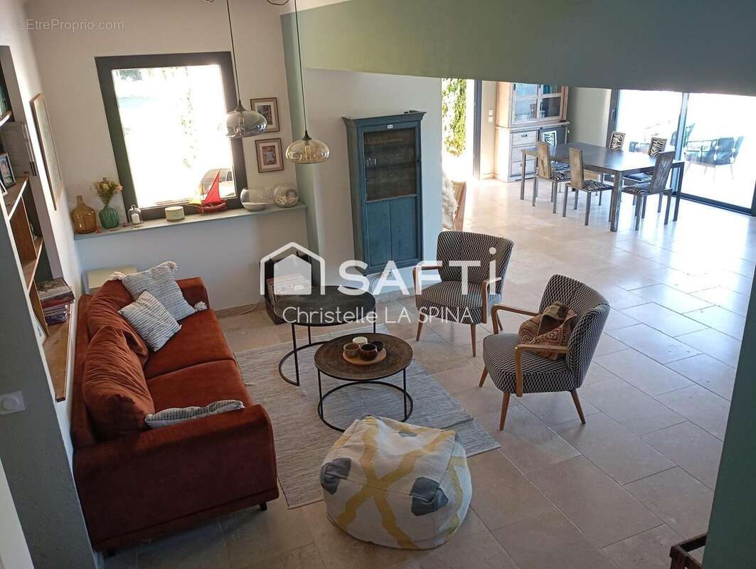 Photo 3 - Maison à COLLIAS