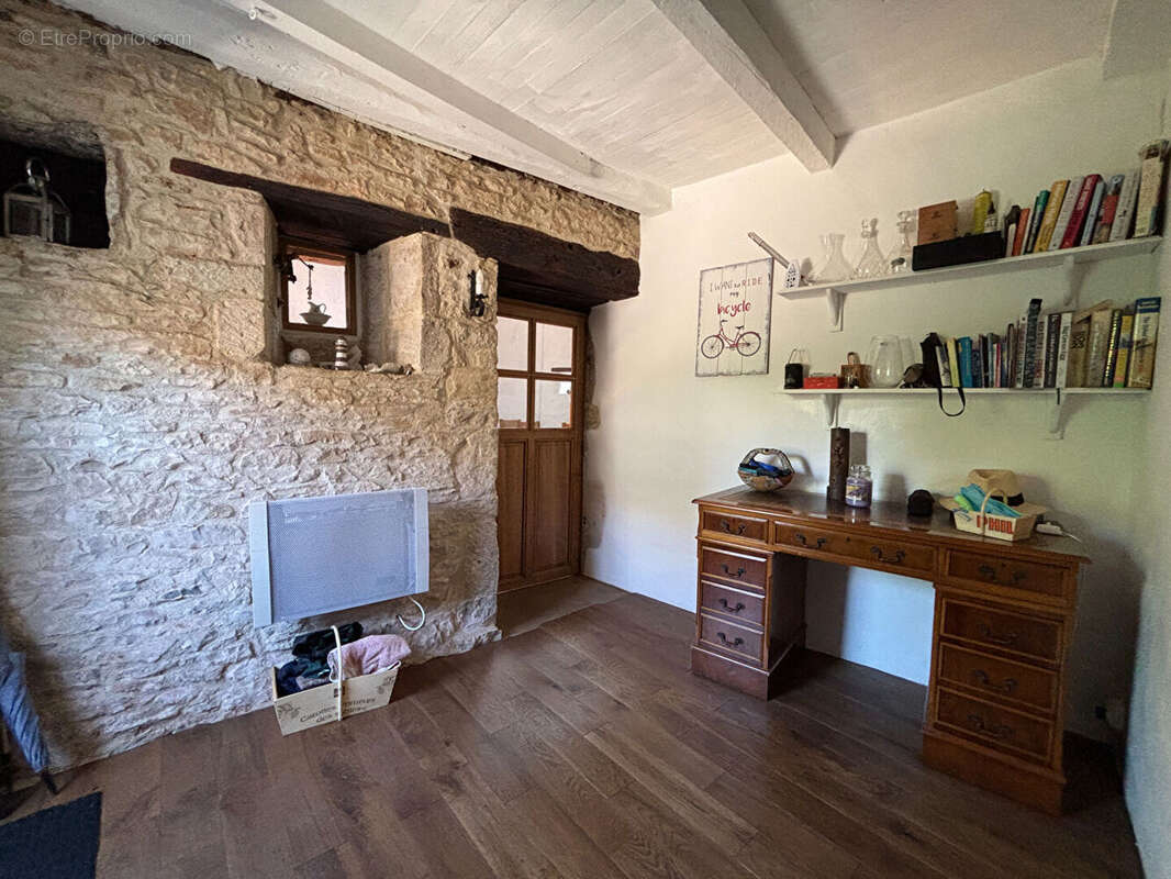 Maison à NANTEUIL-EN-VALLEE