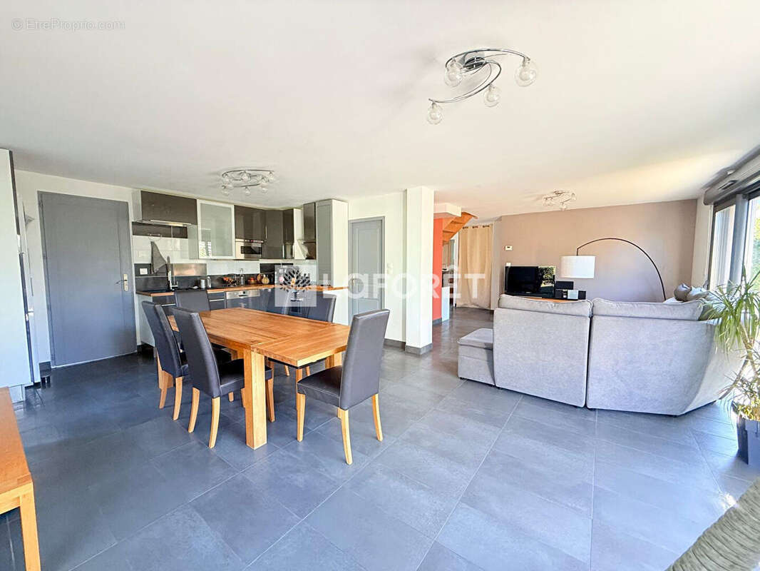 Maison à SAINT-LEU-D&#039;ESSERENT