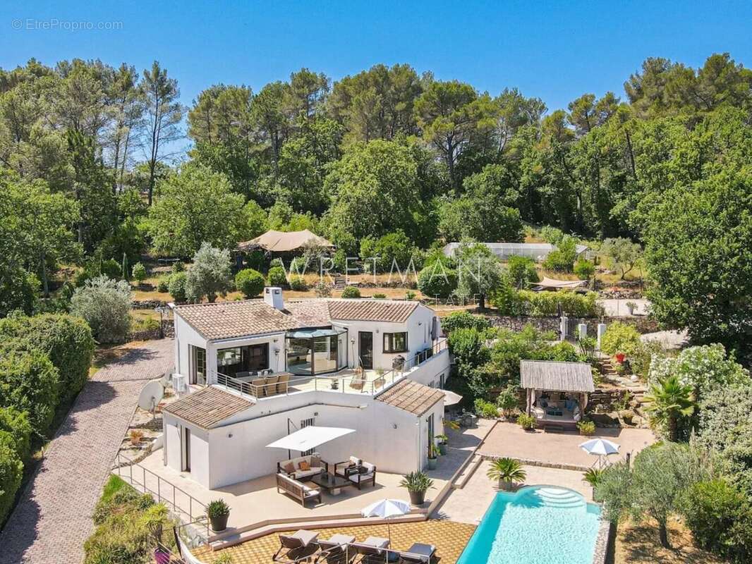 Maison à TOURRETTES