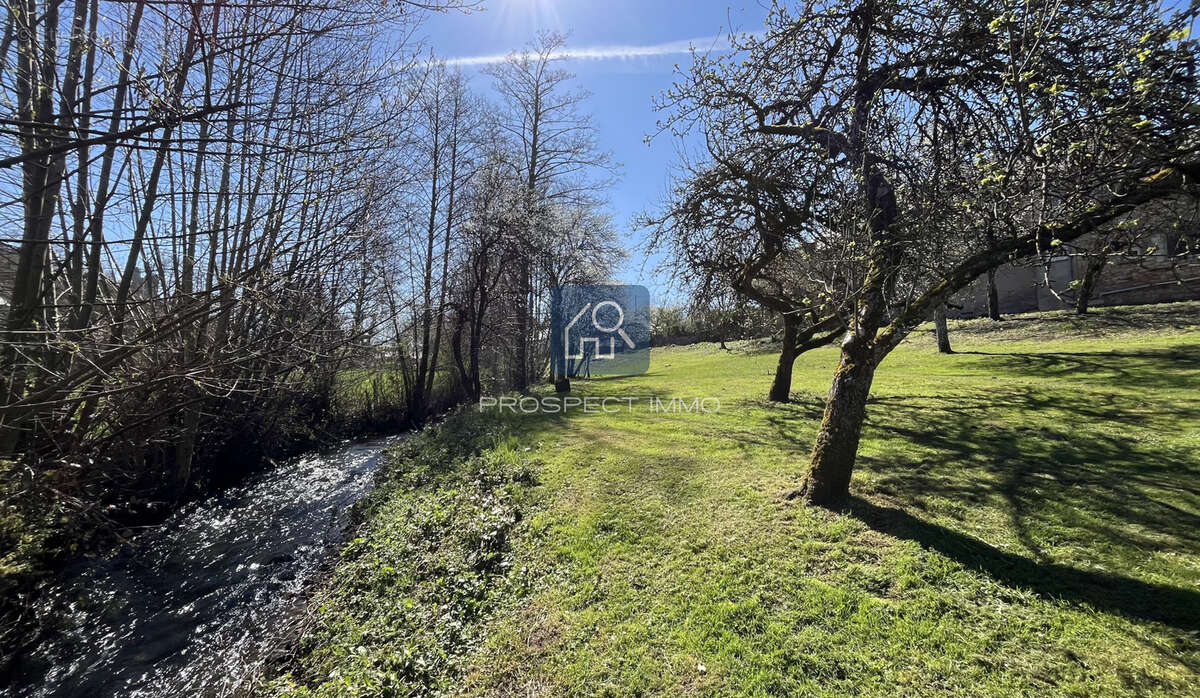 Terrain à BERTHOLENE