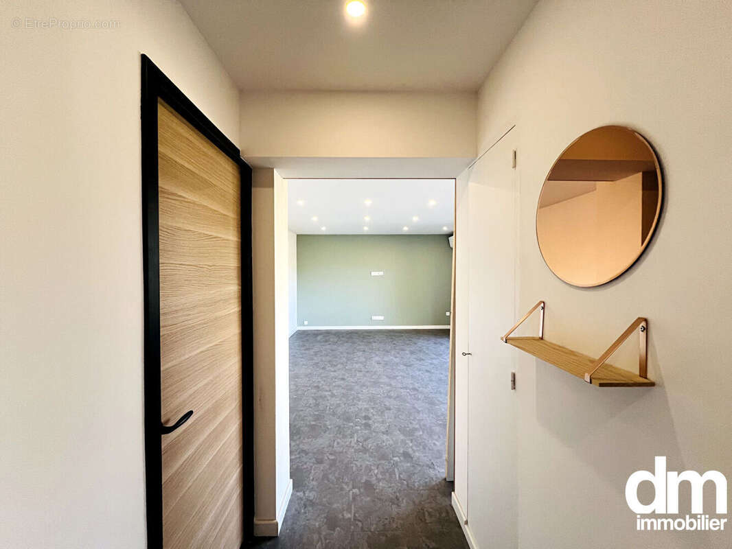Appartement de type 4 entièrement renové d'une surface de 87m2 avec cellier, extérieur et garage - photo 2