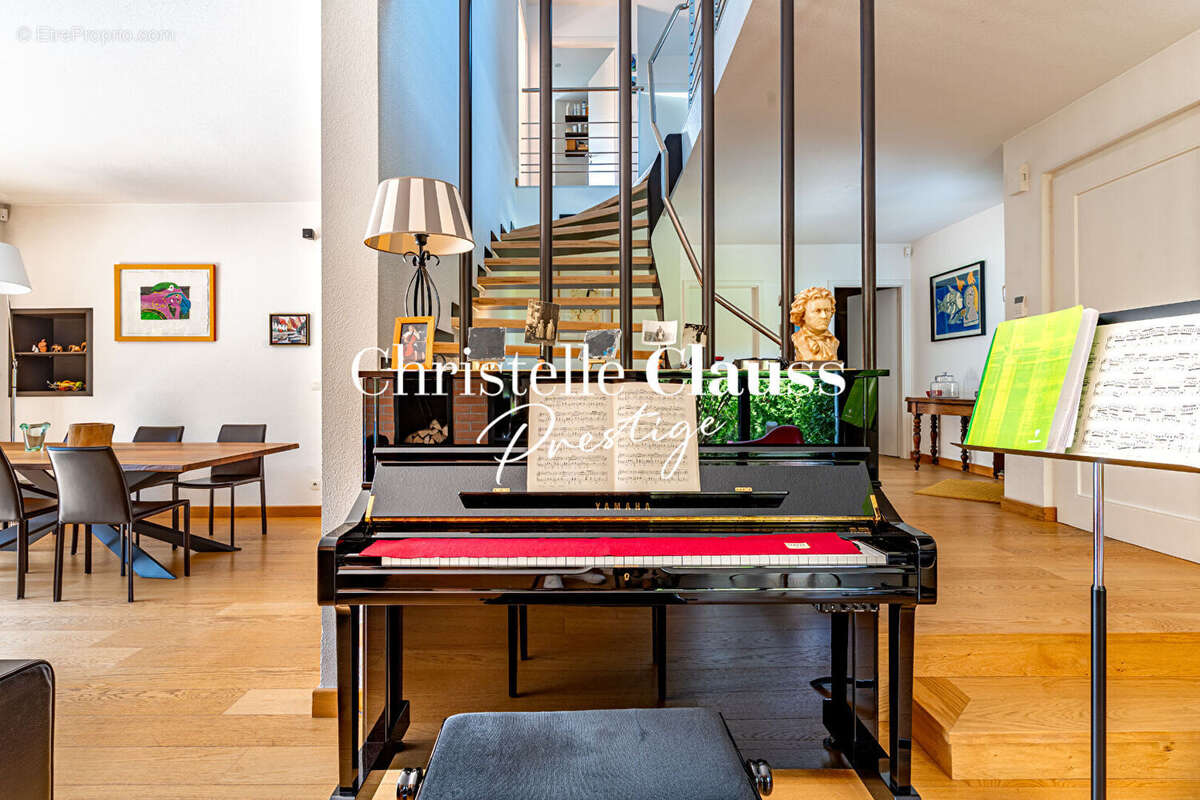 COLMAR QUARTIER SUD / Maison d'Exception avec Piscine & Spa sur 10 Ares - photo 16