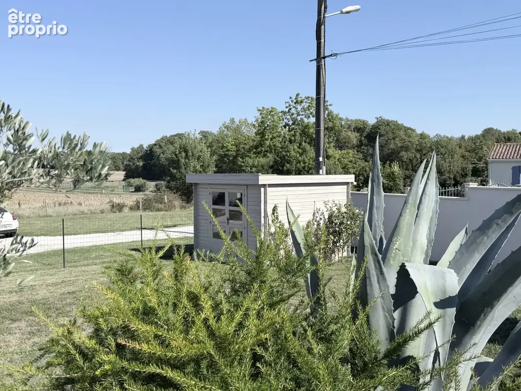 Maison de plain-pied avec jardin à Chermignac - photo 4