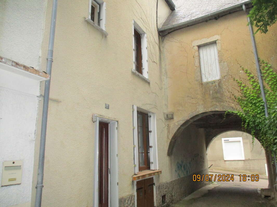 Maison à CHATEAU-CHINON(VILLE)