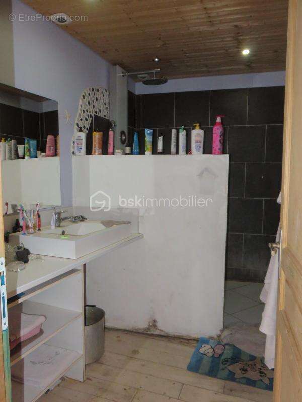 À 5 minutes de lézignan-corbières – maison de village r+2 avec remise – 5 chambres dont une suite parentale – vendue louée – idé - photo 7
