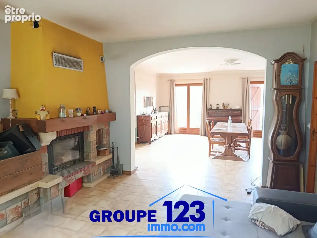 Superbe maison de maçon de 266 m2   Idéal famille ou projet d'accueil   Terrain 3 000 m2 avec vue - photo 5