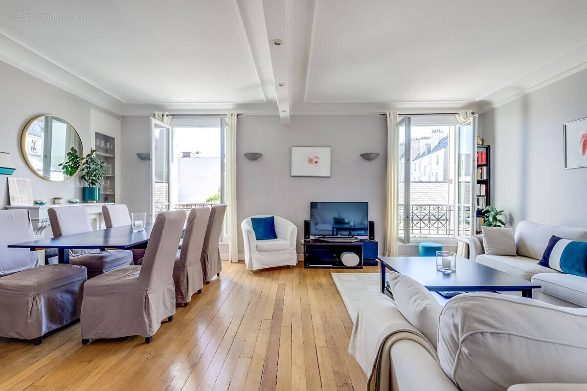 Appartement à PARIS-17E