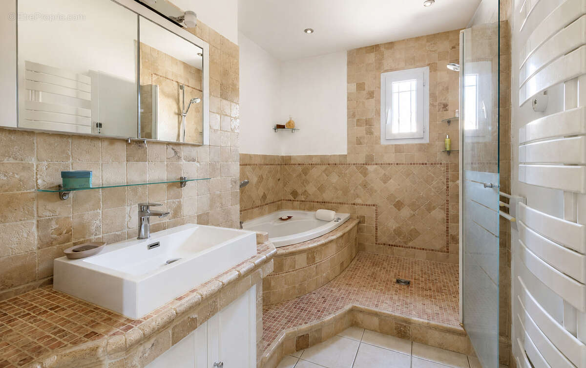 TOULON EST - MAISON de 108m2 3 ch - proche commerces et piste cyclable - photo 6