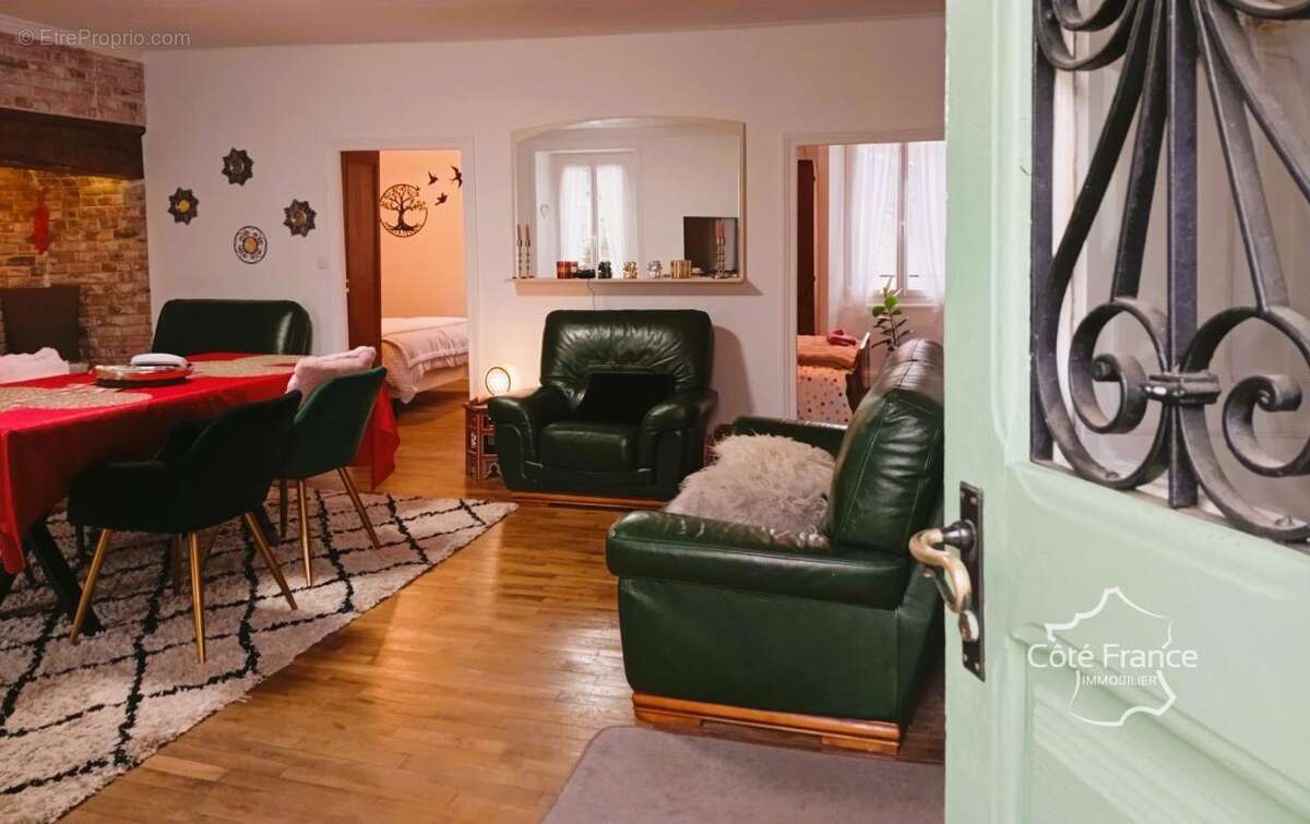 Maison à SAINT-PRIVAT