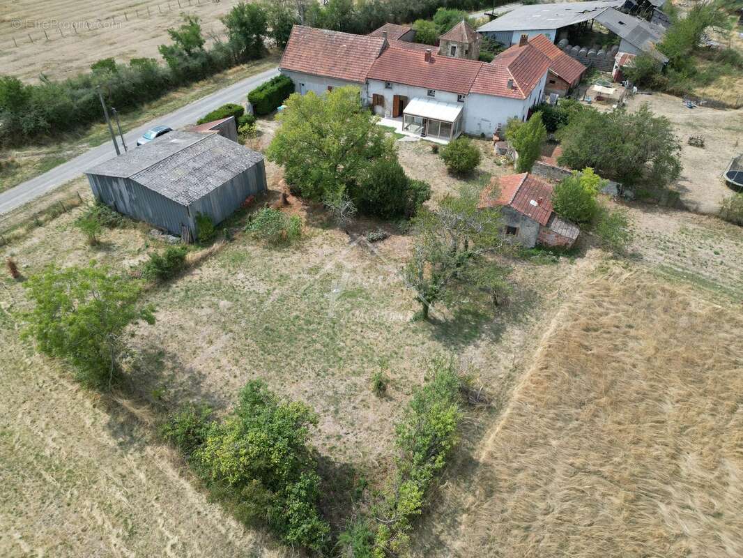 Exclusivite belle maison quatre chambres terrain et dependances - photo 7