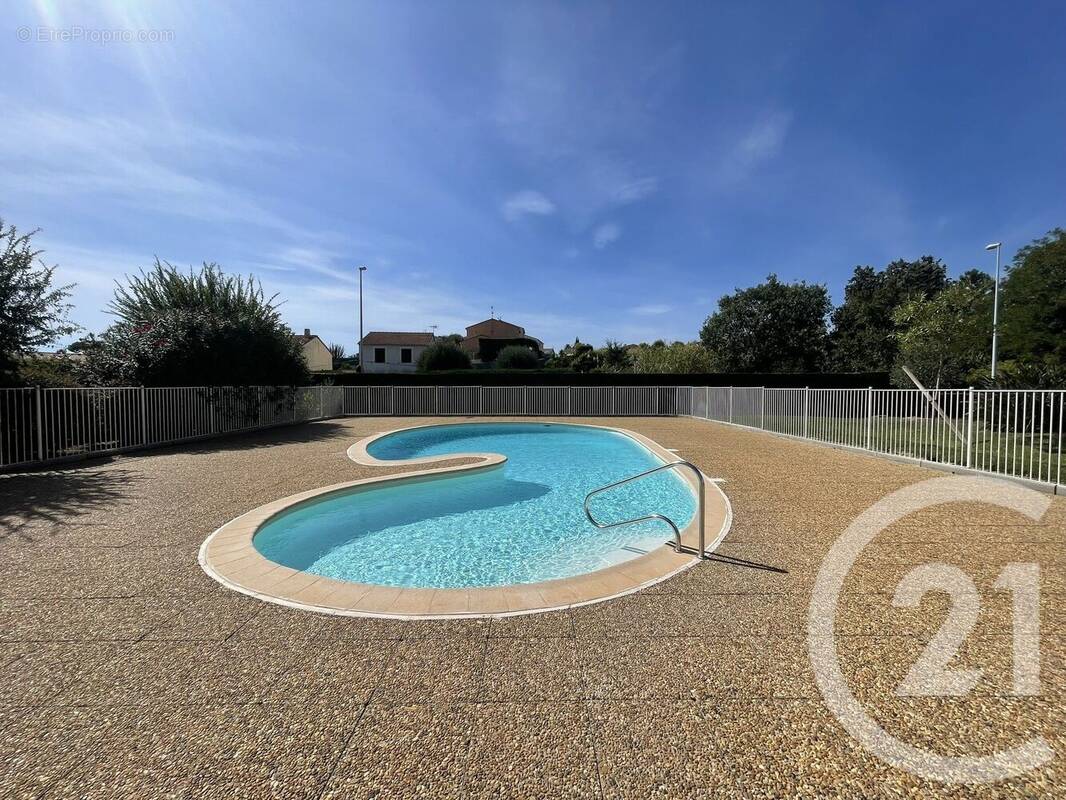 Appartement à SAINT-LAURENT-DU-VAR