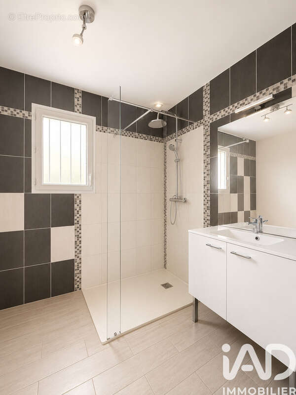 Maison 89 m² à Saint-Sauveur-D'aunis  - photo 6