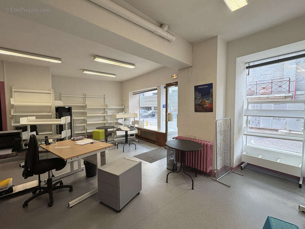 Commerce à SORBIERS