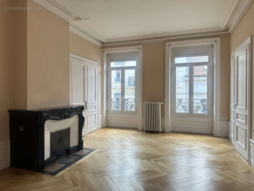 Appartement à SAINT-ETIENNE
