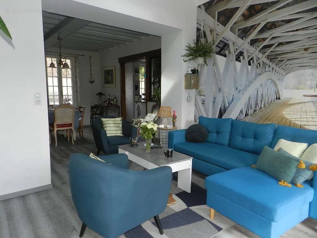 Centre ville, maison entierement restauree avec garage, jardin et jacuzzi. - photo 9