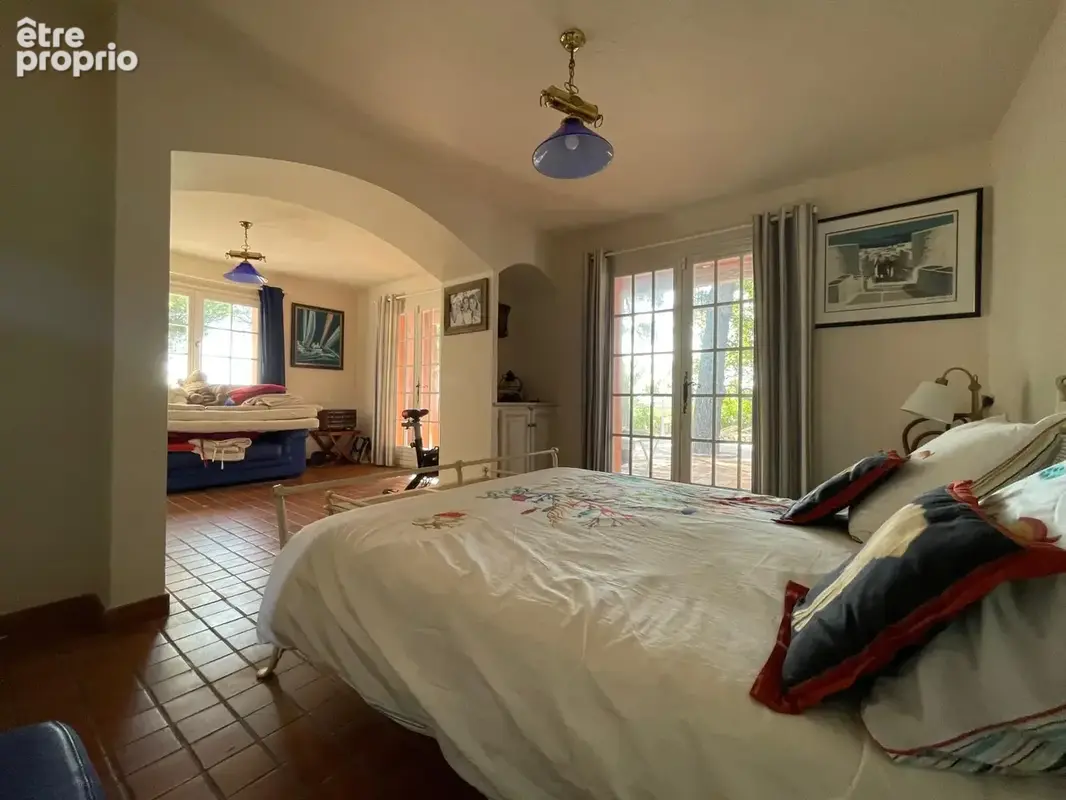 Demeure d’Exception à Sainte-Maxime : Luxe, Vue Mer & Accès Direct à La Plage - photo 31