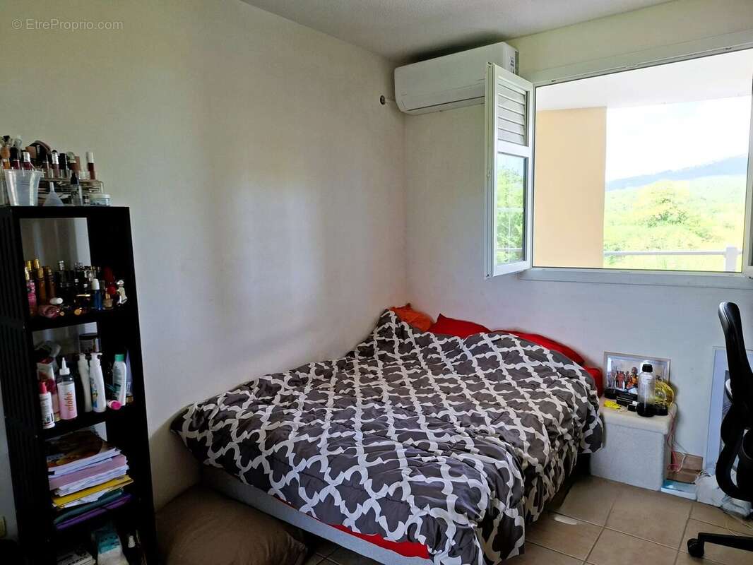 Appartement à SAINTE-LUCE