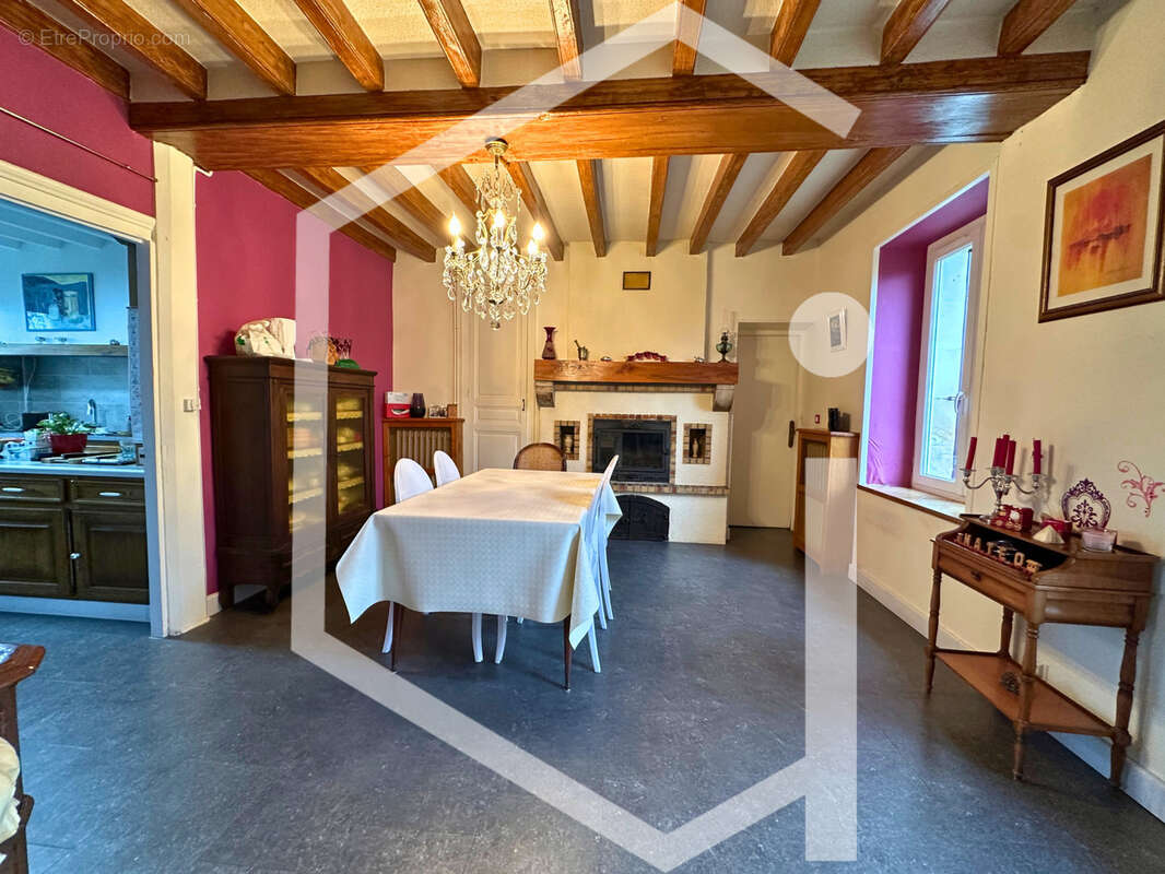 Maison à COSNE-COURS-SUR-LOIRE