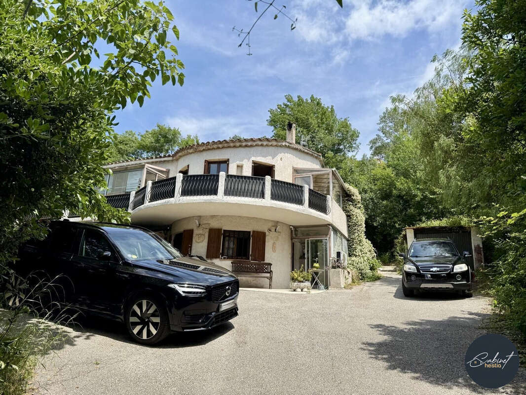 vue bâtiment terrasse et garage  - Appartement à SAINT-PAUL