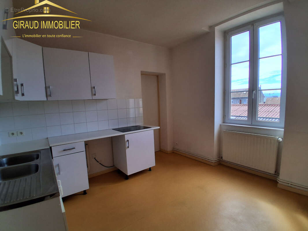 Appartement à CHARLIEU