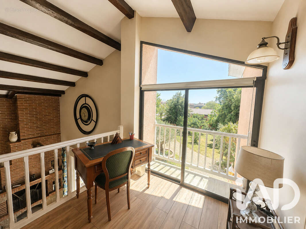 Maison 167 m² à Orgueil  - photo 6