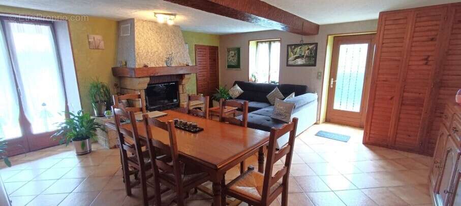 Maison à NOUZERINES