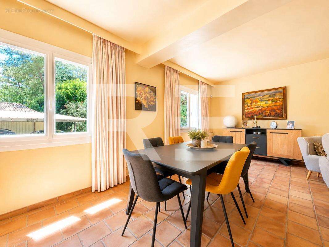 Villa de 154m² sur terrain arbore de 3259m² piscine nimes - photo 5