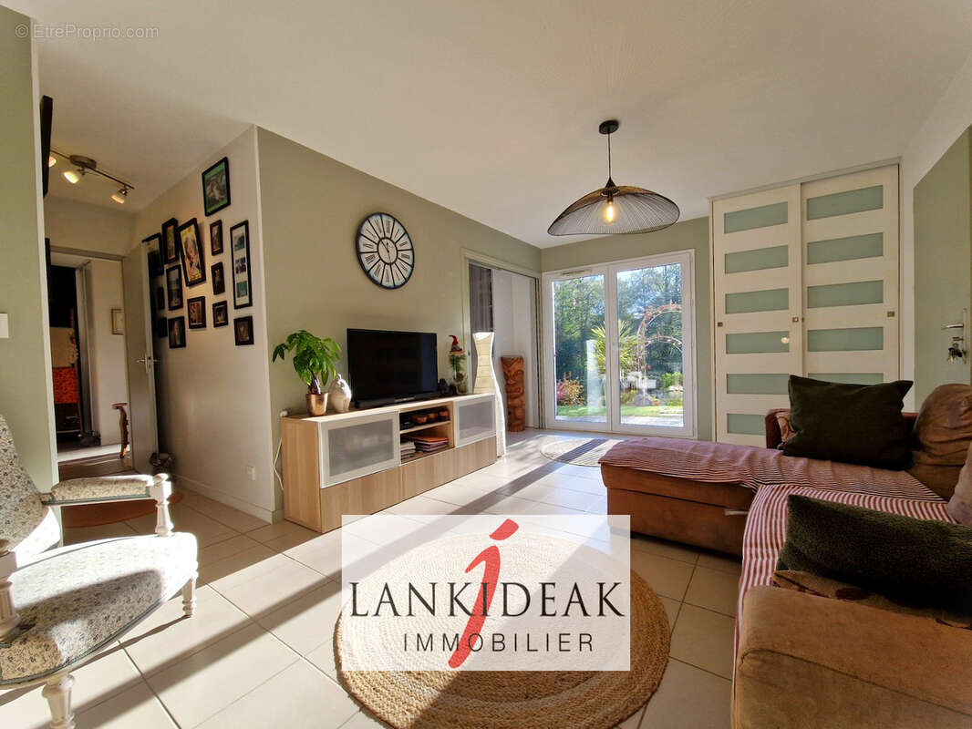 Appartement à USTARITZ