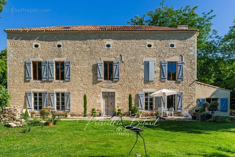 Maison à AIGREFEUILLE-D'AUNIS