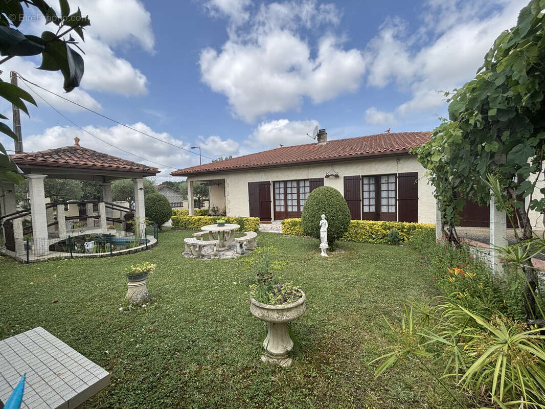 Maison à BASSENS
