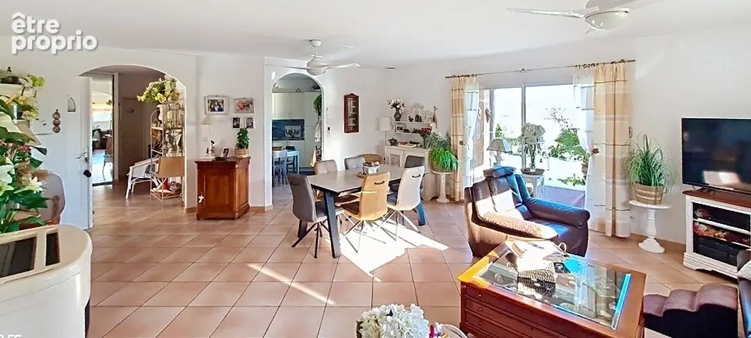 Splendide villa de 140m² avec double garages/piscine/ vue dégagée sur 1161m² de terrain - photo 6