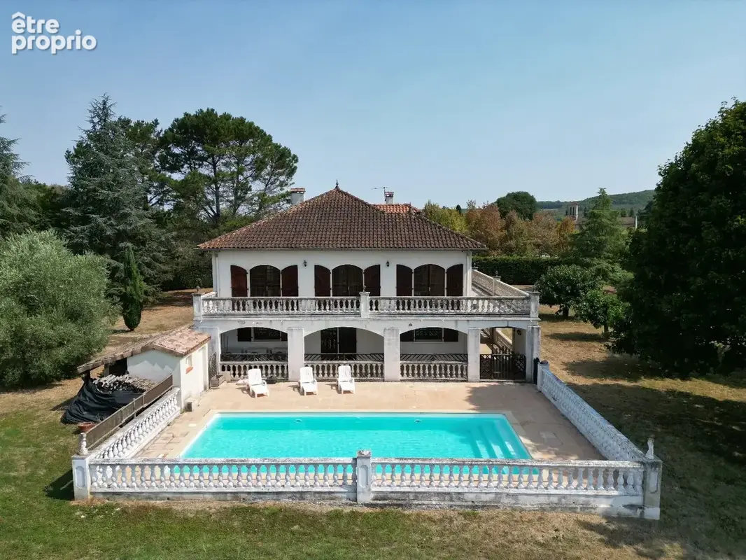 Grande maison familiale contemporaine avec piscine et grand terrain - photo 26