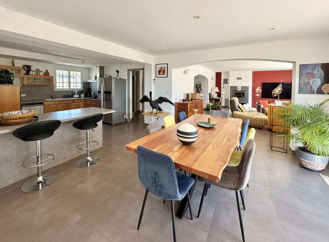 Bandol - Propriété avec vue mer panoramique, piscine à débordement et ascenseur intérieur - photo 5