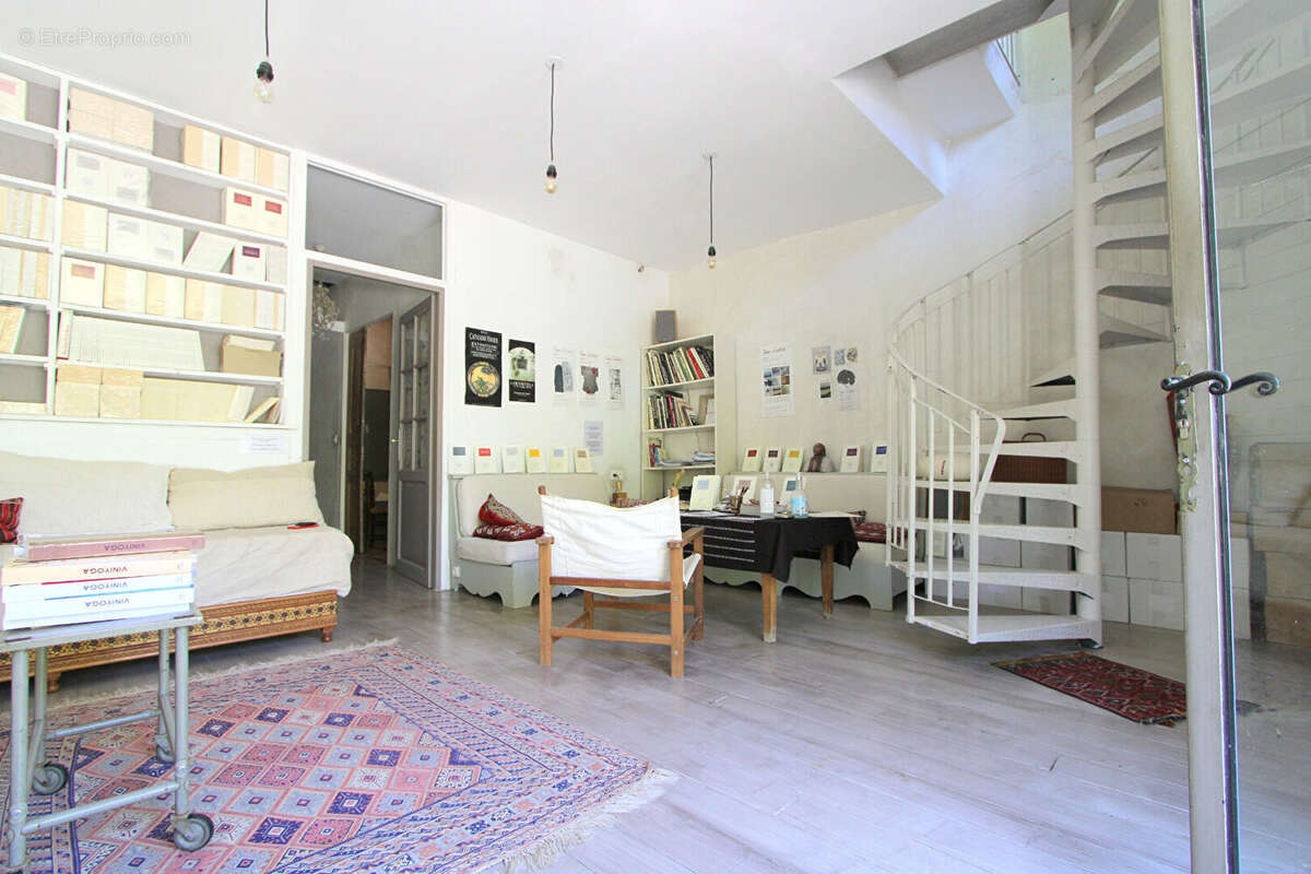 Maison à SAINTE-CECILE-LES-VIGNES