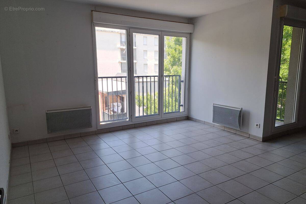 Appartement à VAULX-EN-VELIN