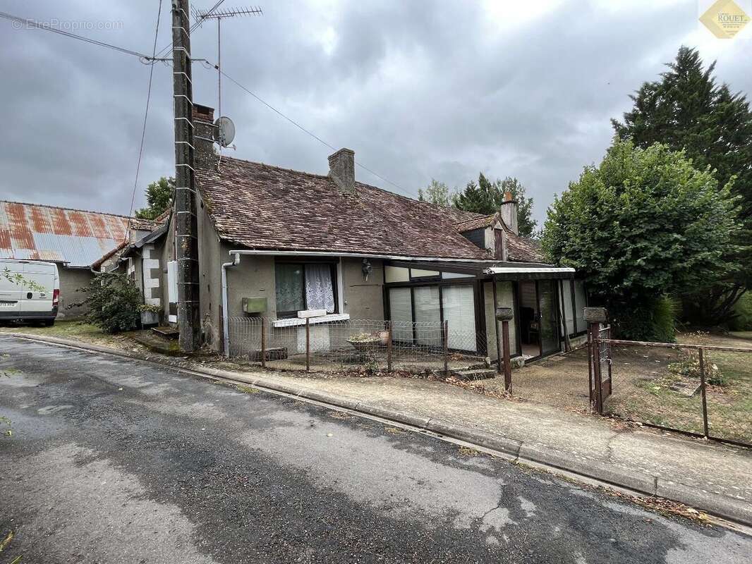 Maison à SAINT-PIERRE-DE-MAILLE