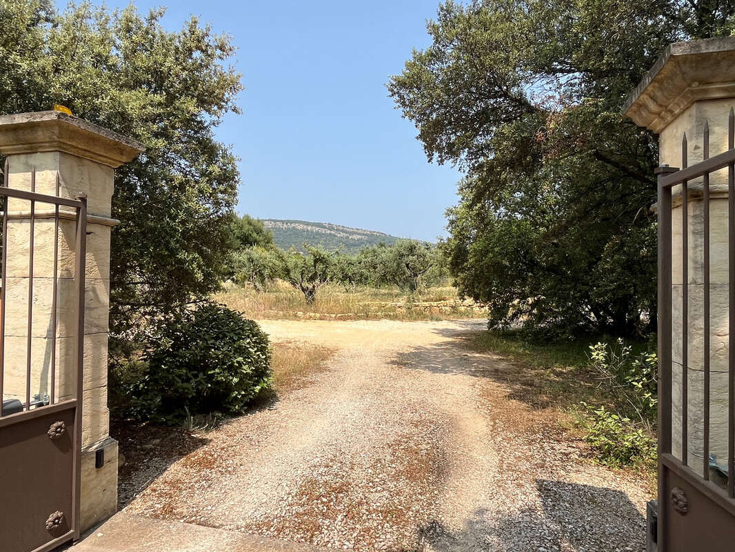Maison à LE BARROUX