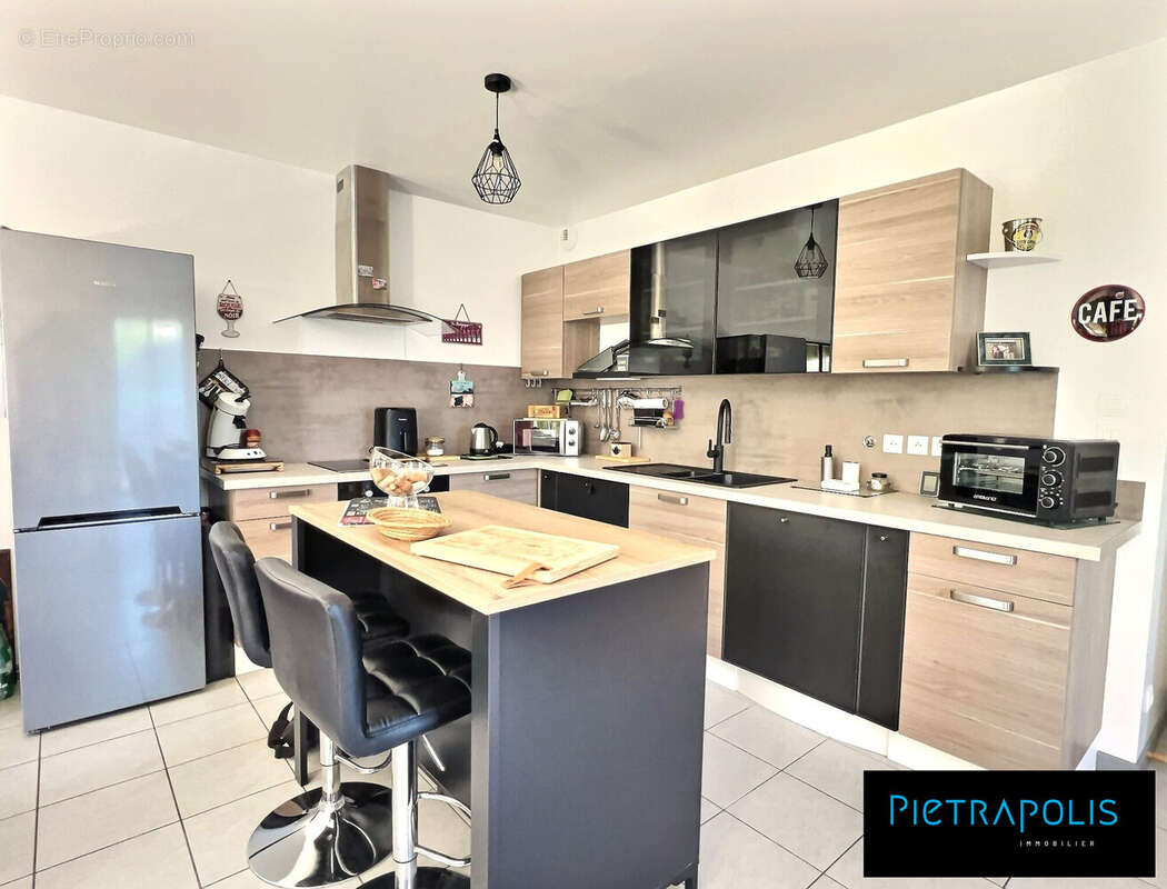 Maison à CHARNAY-LES-MACON