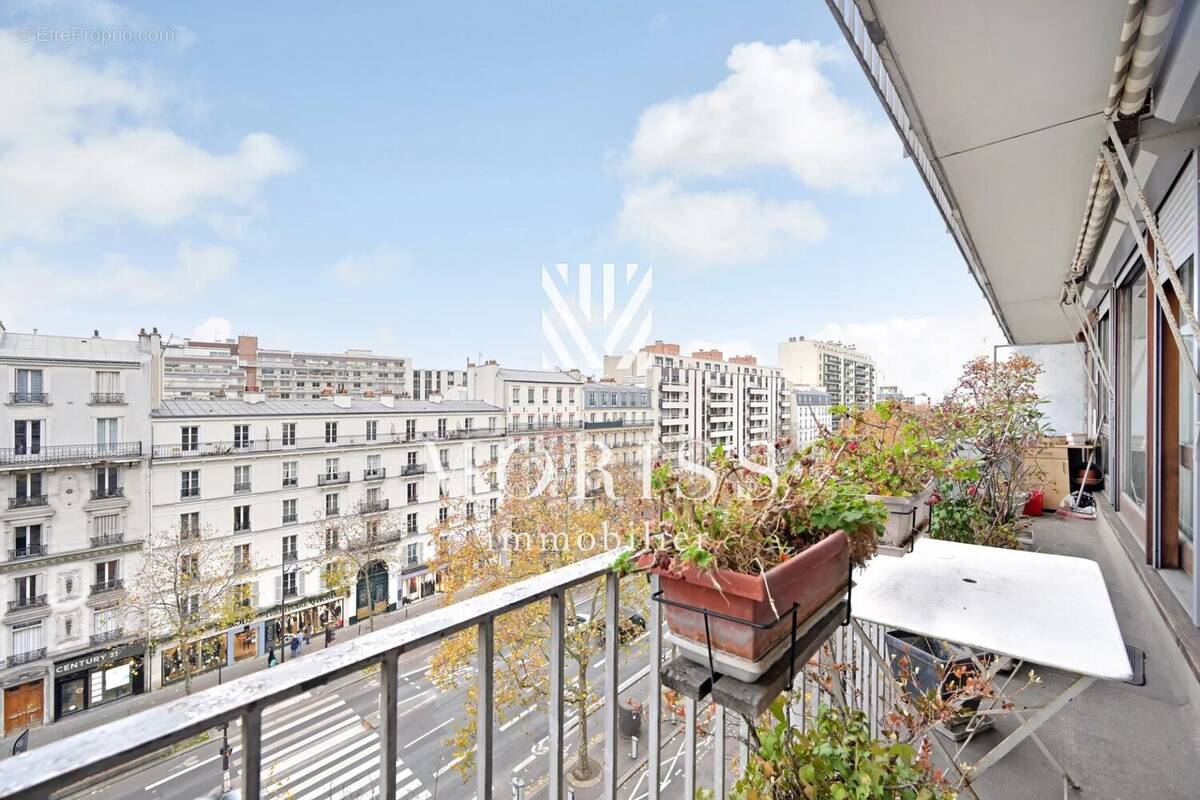 Appartement à PARIS-14E