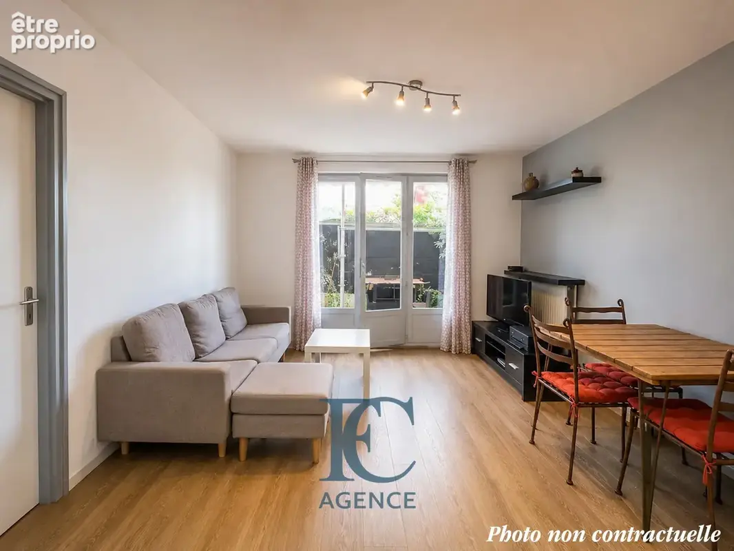 Appartement à SAINT-CYR-SUR-MER