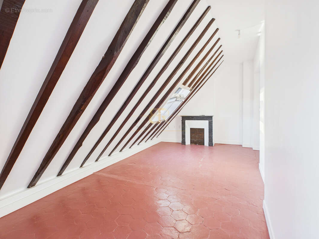 Appartement à PARIS-3E