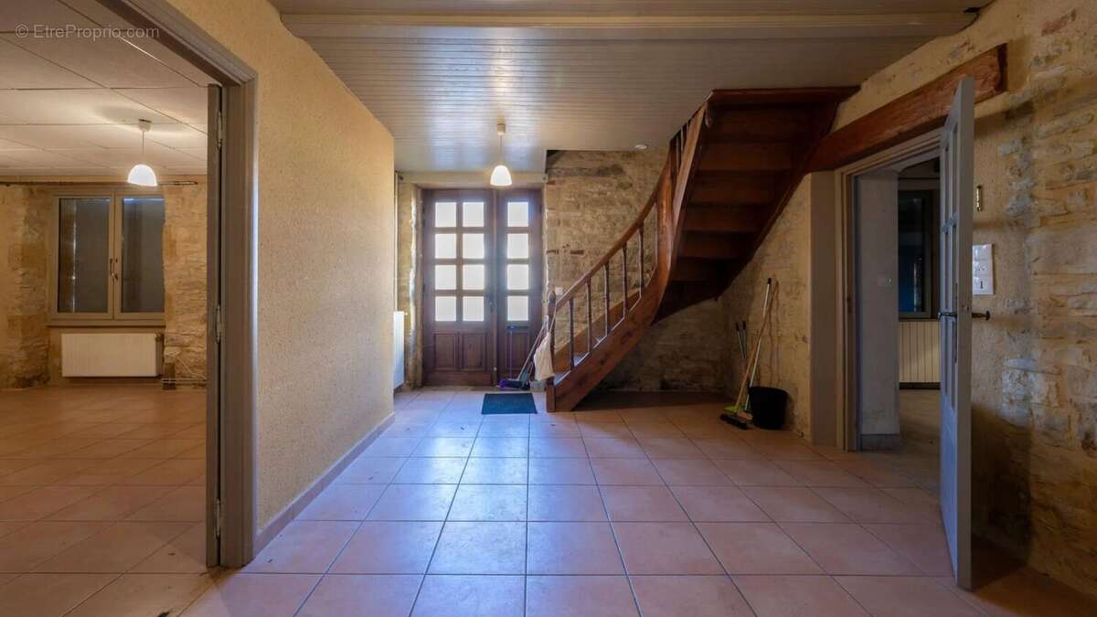 Cazals – Ensemble de caractère en pierre avec piscine, 5 chambre - photo 13