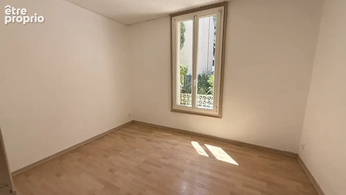 Investissement locatif à Vichy - Immeuble 3 appartements 4 garages - photo 10