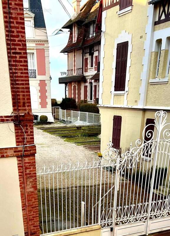 Appartement à TROUVILLE-SUR-MER