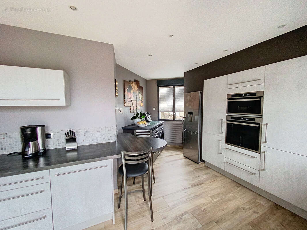 Maison à DONVILLE-LES-BAINS