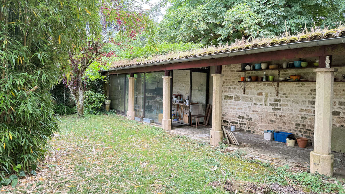 Maison à VOUILLE